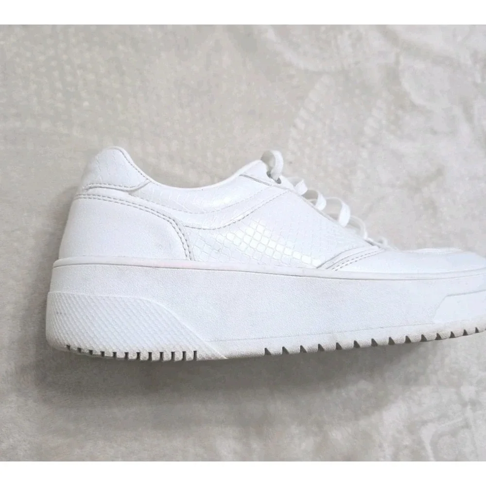 Zara White Sneakers Low Top Minimal Clean Aesthetic Casual Shoes Womens‎ Sz 38